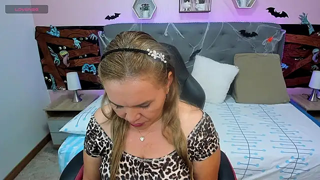 Snapshot of _sarah_lovely chatting on October 2025 03:13:01 PM sarah lovely online show from October 2025 03:13:01 PM