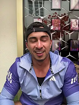 Chris Clarck online show from November 2025 08:19:01 PM