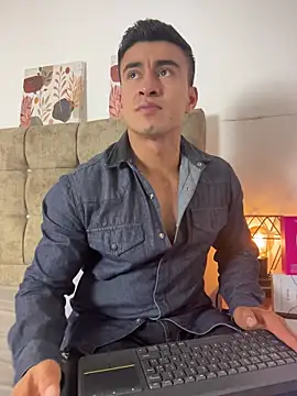 Chris Clarck online show from January 2026 08:33:01 PM