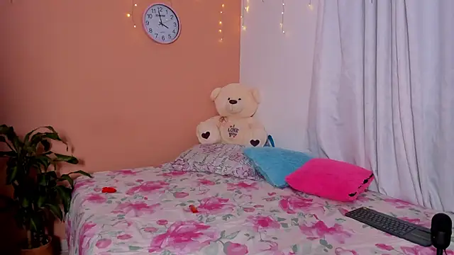 miah smith123 online show from November 2025 08:55:01 PM