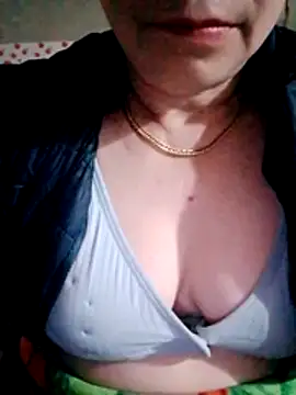 Snapshot of small-house123 chatting on February 2026 10:04:02 PM small-house123 online show from February 2026 10:04:02 PM