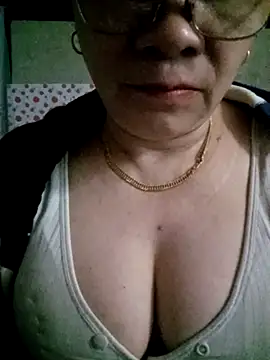 Snapshot of small-house123 chatting on February 2026 06:30:01 PM small-house123 online show from February 2026 06:30:01 PM