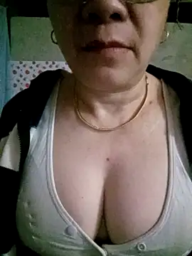 Snapshot of small-house123 chatting on February 2026 07:15:02 PM small-house123 online show from February 2026 07:15:02 PM