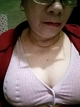 Snapshot of small-house123 chatting on March 2026 10:04:01 PM small-house123 online show from March 2026 10:04:01 PM