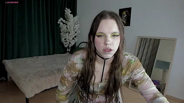 MadisonMongomeri online show from November 2025 02:45:01 AM