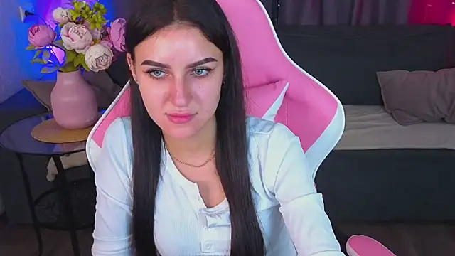 Snapshot of Katrin_Mur chatting on November 2025 03:34:01 PM Katrin Mur online show from November 2025 03:34:01 PM