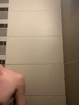 mascboyyy online show from November 2025 02:00:01 AM