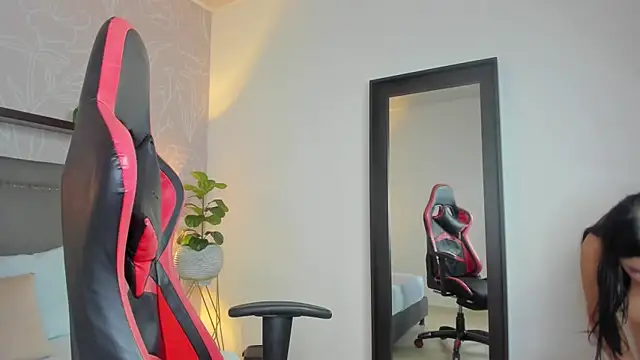 Snapshot of shanel_smithh chatting on November 2025 12:55:01 PM shanel smithh online show from November 2025 12:55:01 PM