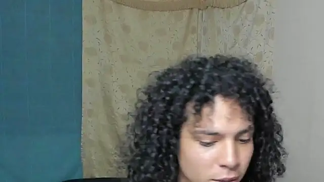 Snapshot of Angelwhitte chatting on November 2025 07:07:03 AM Angelwhitte online show from November 2025 07:07:03 AM