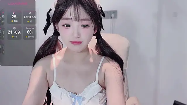 Yaiyigirl online show from November 2025 05:35:02 PM