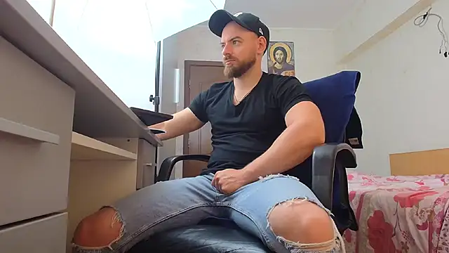 Snapshot of Ryanstone_ chatting on May 2026 04:51:01 AM Ryanstone online show from May 2026 04:51:01 AM