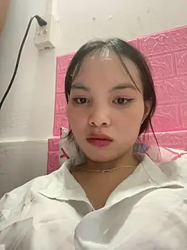 Snapshot of A_lyly chatting on November 2025 05:11:01 PM A lyly online show from November 2025 05:11:01 PM