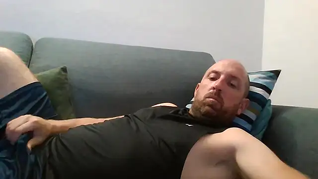 Snapshot of luca_beech88 chatting on July 2026 07:23:01 PM luca beech88 online show from July 2026 07:23:01 PM