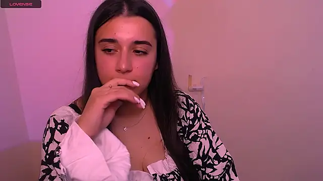 Snapshot of AlinaDoll_ chatting on November 2025 10:14:01 AM AlinaDoll online show from November 2025 10:14:01 AM