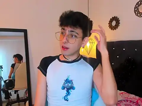 Snapshot of DeimondX chatting on November 2025 01:22:01 PM DeimondX online show from November 2025 01:22:01 PM