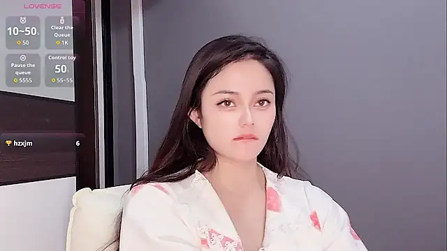 Yesenia- online show from November 2025 02:17:02 PM