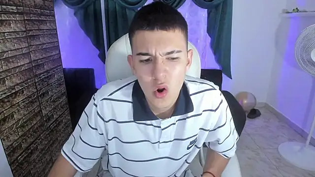 Aleck Boy online show from November 2025 07:47:02 PM