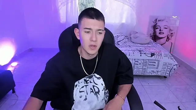 Aleck Boy online show from December 2025 07:53:02 PM