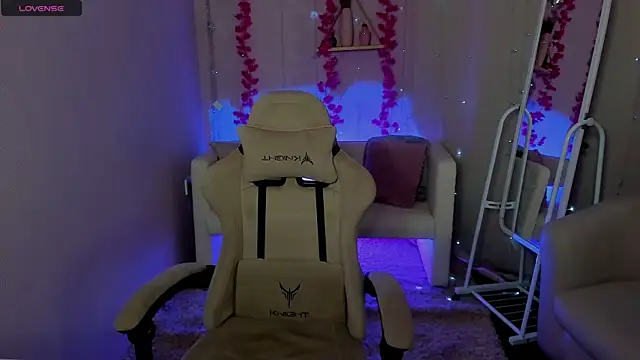 Hanako Rey online show from November 2025 01:58:01 PM