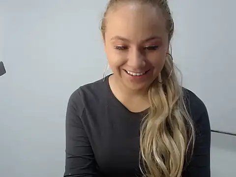 Snapshot of Sherly_mon chatting on November 2025 11:54:01 AM Sherly mon online show from November 2025 11:54:01 AM