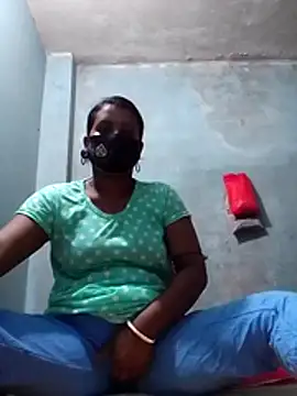 Snapshot of Hot8g chatting on November 2025 03:40:01 PM Hot8g online show from November 2025 03:40:01 PM