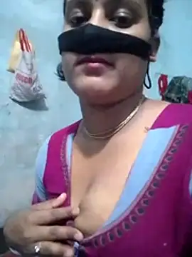 Snapshot of Hot8g chatting on November 2025 02:50:02 PM Hot8g online show from November 2025 02:50:02 PM