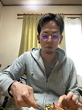 Snapshot of ippei0001 chatting on June 2026 04:56:01 AM ippei0001 online show from June 2026 04:56:01 AM