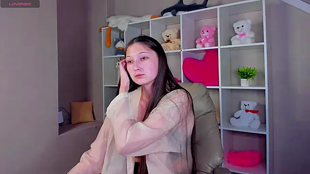 Ella Burns online show from November 2025 09:53:01 AM