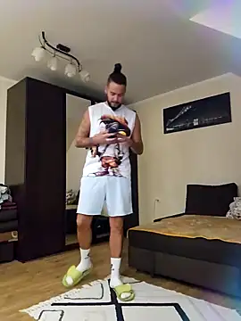 Snapshot of Matteooo87 chatting on November 2025 03:45:01 PM Matteooo87 online show from November 2025 03:45:01 PM