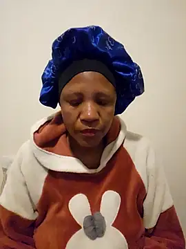 Snapshot of Mommy_Sienna chatting on May 2026 06:05:01 PM Mommy Sienna online show from May 2026 06:05:01 PM