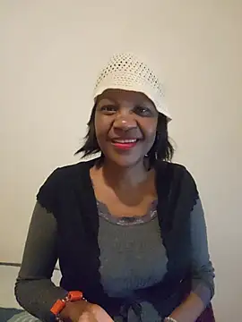 Snapshot of Mommy_Sienna chatting on June 2026 04:33:02 PM Mommy Sienna online show from June 2026 04:33:02 PM