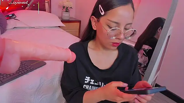 Kittyy patitas suaves online show from January 2026 03:23:02 AM