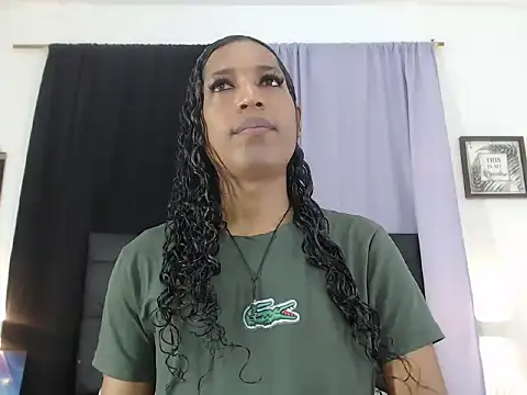 MiaCoock online show from November 2025 01:33:01 PM