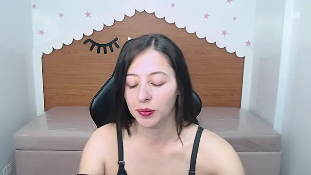 scarlett percy t online show from November 2025 07:38:01 PM