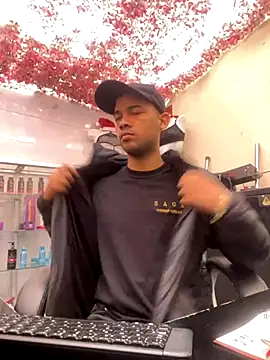 Snapshot of Eithan_Walt chatting on November 2025 01:32:01 PM Eithan Walt online show from November 2025 01:32:01 PM