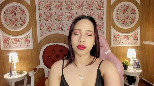 LucieLace online show from January 2026 12:20:01 PM