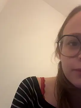 Snapshot of YoungNoraa chatting on November 2025 04:51:02 PM YoungNoraa online show from November 2025 04:51:02 PM