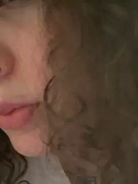 Snapshot of antonellastonne chatting on November 2025 08:51:01 PM antonellastonne online show from November 2025 08:51:01 PM