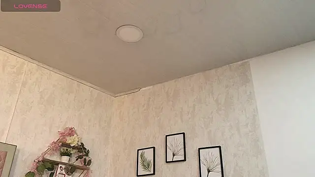 Madhison 5 online show from February 2026 12:06:01 PM