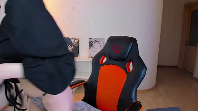 Twin kies online show from February 2026 10:19:01 PM