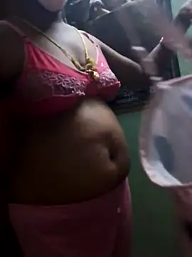 Snapshot of Couple1114 chatting on November 2025 03:52:02 PM Couple1114 online show from November 2025 03:52:02 PM