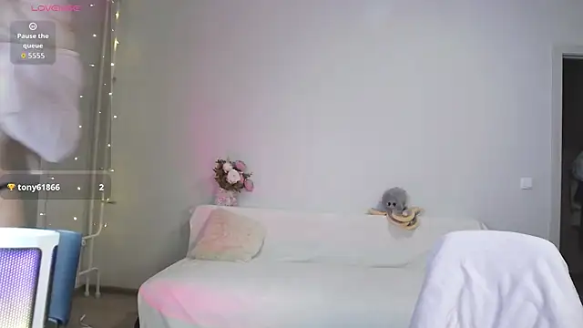 Snapshot of olliebells chatting on November 2025 03:12:02 PM olliebells online show from November 2025 03:12:02 PM