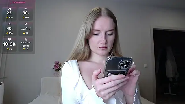 Snapshot of olliebells chatting on February 2026 12:23:02 PM olliebells online show from February 2026 12:23:02 PM