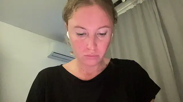 Ameli8 online show from November 2025 06:01:02 PM