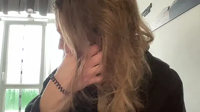 Ameli8 online show from February 2026 12:12:01 PM