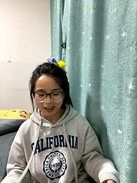 Hmm 0303 online show from November 2025 02:28:01 PM