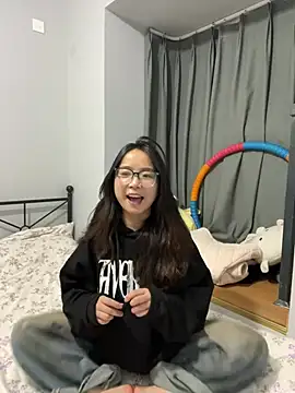 Hmm 0303 online show from April 2026 04:48:01 PM