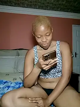 Snapshot of Prettyflowea chatting on November 2025 01:59:02 AM Prettyflowea online show from November 2025 01:59:02 AM