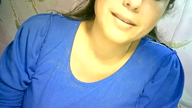 Snapshot of Zulreyna chatting on July 2026 05:02:02 AM Zulreyna online show from July 2026 05:02:02 AM