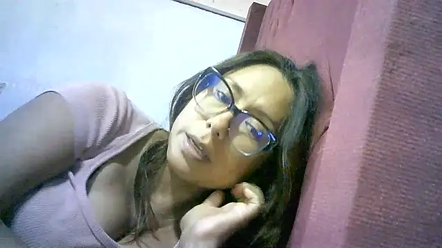 Snapshot of Zulreyna chatting on July 2026 04:21:01 AM Zulreyna online show from July 2026 04:21:01 AM